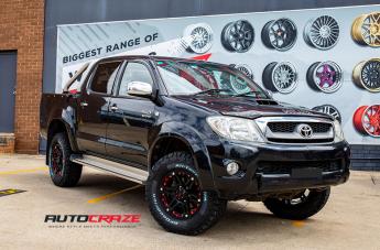TOYOTA HILUX N70 4WD T01 SATIN BLACK WITH RED INSERTS